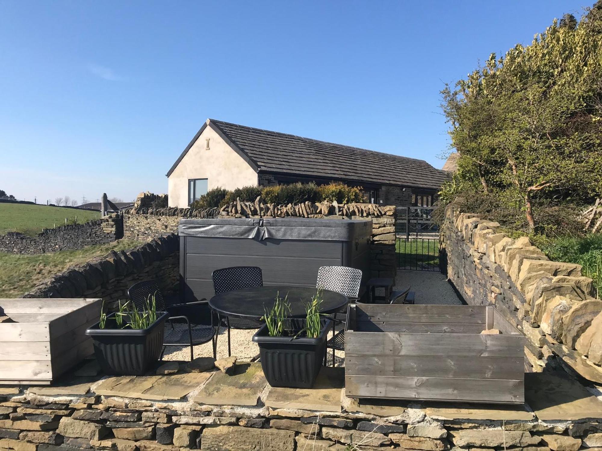 The Coach House & The Stables Holiday Homes Windy Bank Hall Green Moor Yorkshire Peak District * Wortley