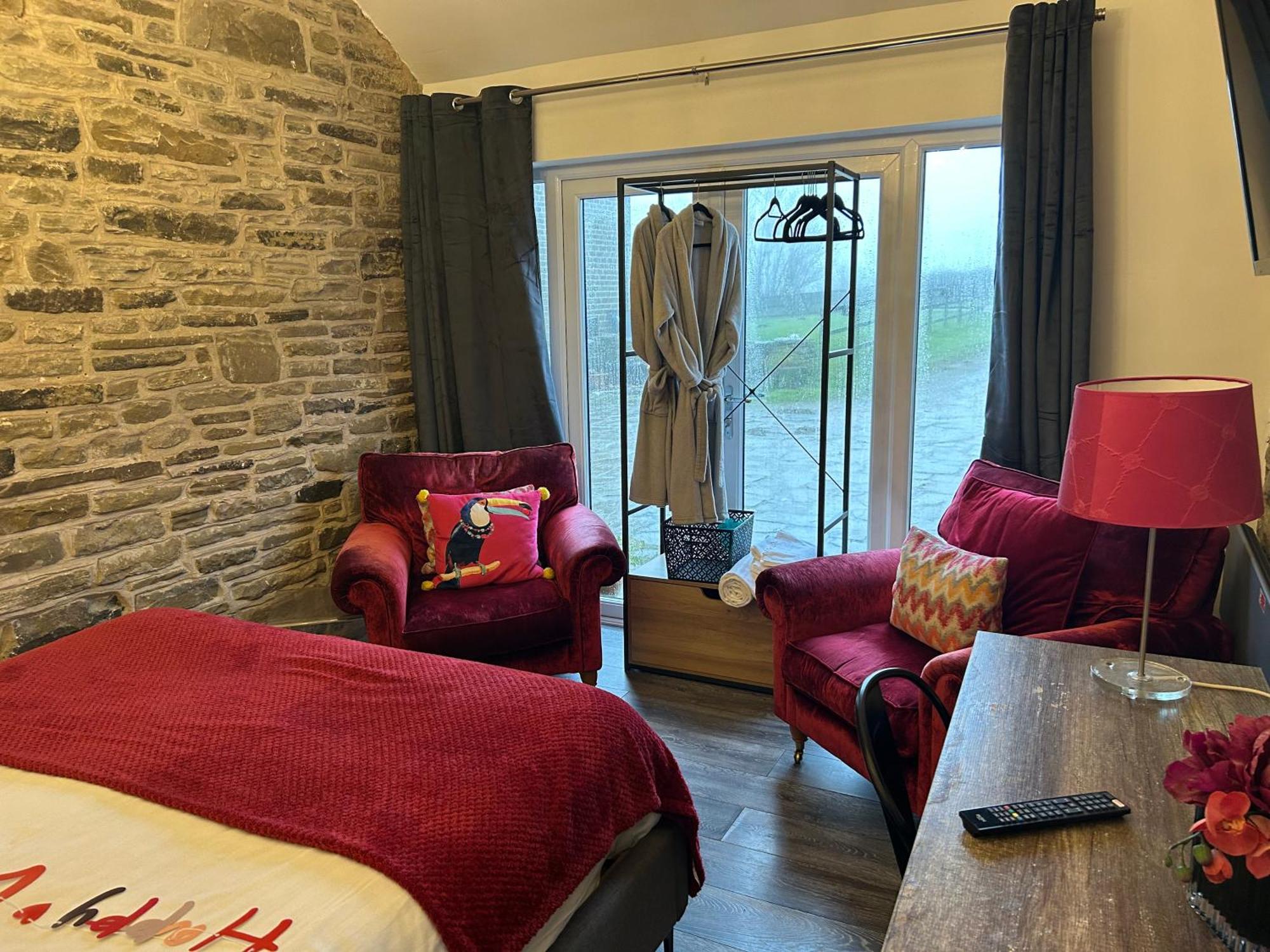 The Coach House & The Stables Holiday Homes Windy Bank Hall Green Moor Yorkshire Peak District * Wortley